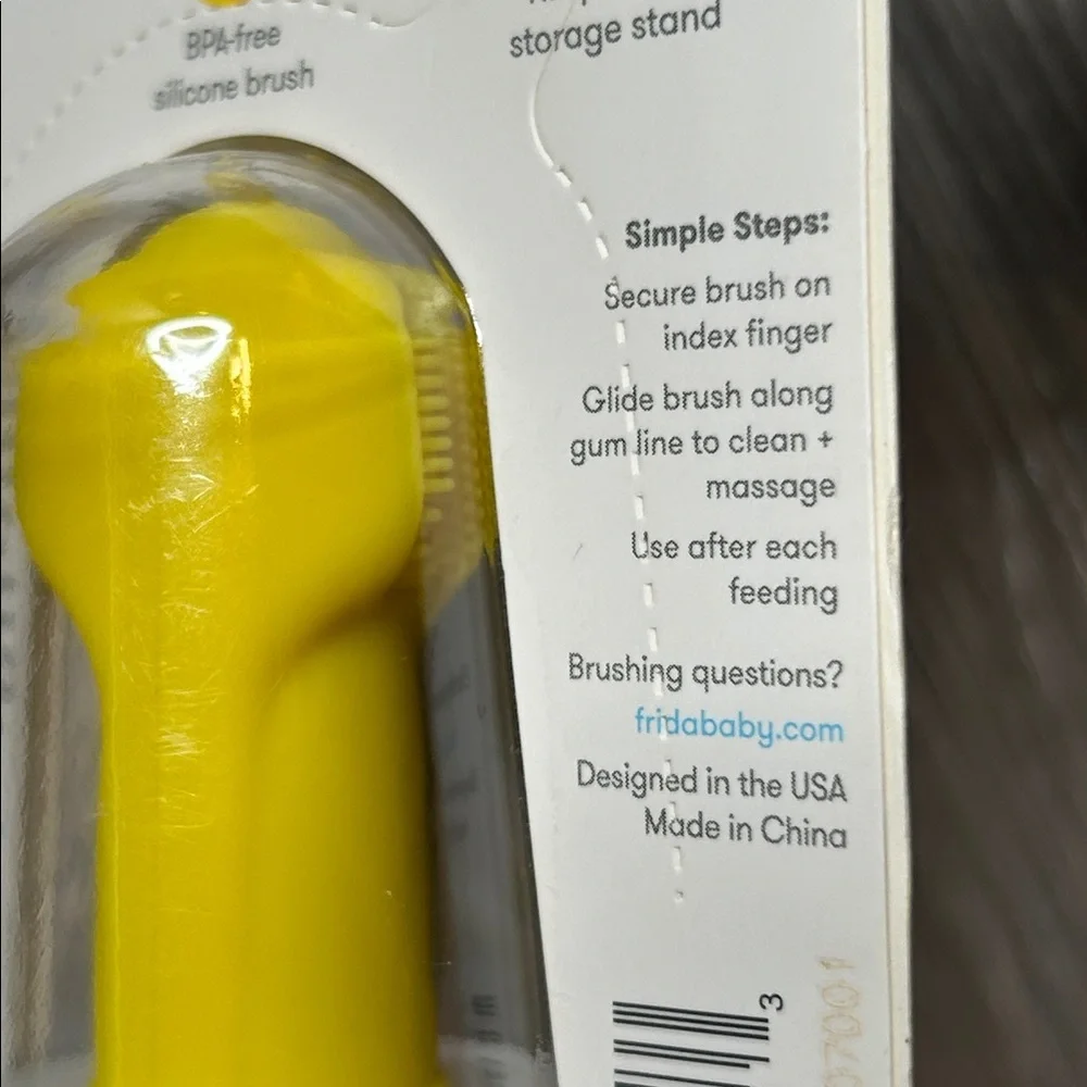 NWT Fridababy Finger Toothbrush